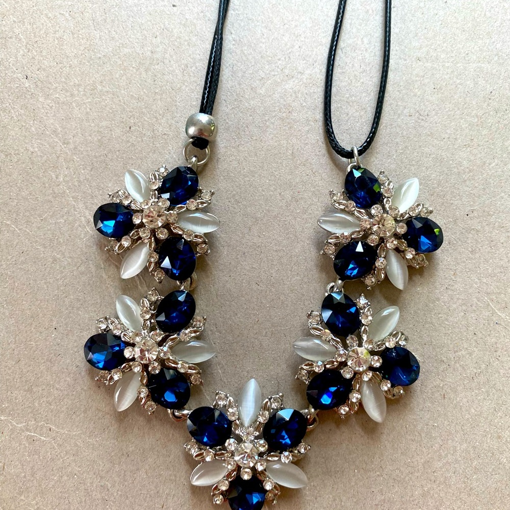 Elegant Blue and Silver Floral Necklace